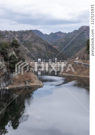 View of the Gakkaku Dam in late autumn View of the Gakkaku Dam in late autumn 122525935