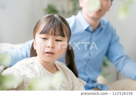 Daddy and his 9 year old daughter 122526156