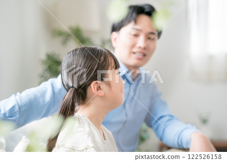 Daddy and his 9 year old daughter 122526158