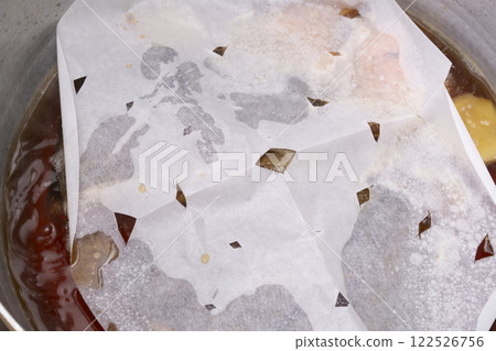 The process of simmering flounder roe The process of simmering flounder roe 122526756