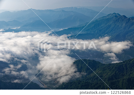 The sea of clouds at Lake Tagokura seen from the summit of Mt. Asakusa The sea of clouds at Lake Tagokura seen from the summit of Mt. Asakusa 122526868