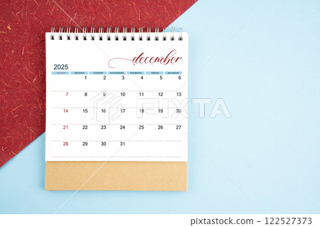 December 2025 month desk calendar. 122527373