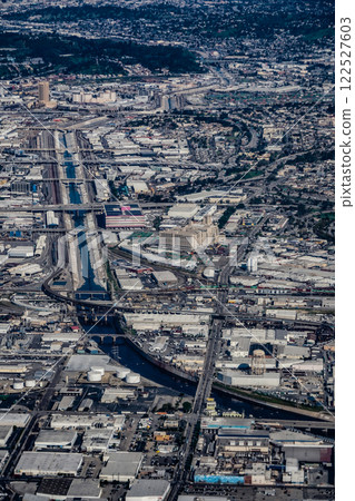 Warehouses in the Los Angeles metropolitan area 122527603