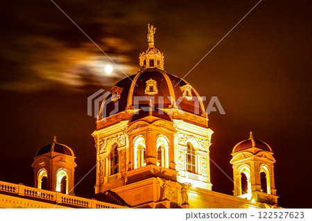 Vienna Natural History Museum 122527623