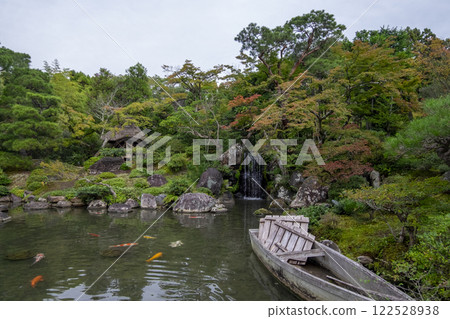 The Japanese garden at Tairyu Sanso, a nationally designated scenic spot (Nanzenji Fukuchicho, Sakyo Ward, Kyoto City, Kyoto Prefecture) 122528938