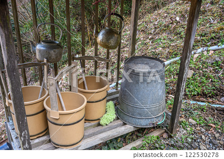 A bucket and ladle for purifying the grave A bucket and ladle for purifying the grave 122530278