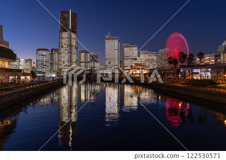Kanagawa Prefecture: Yokohama Minato Mirai Building Lights Up - Towers Mirai 122530571