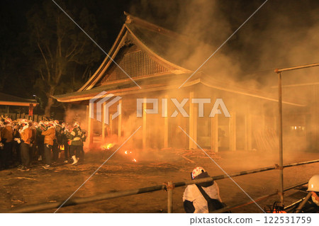 Dazaifu Tenmangu Shrine Onisube Ceremony 122531759
