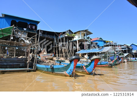 Tonle Sap Lake Floating Village Boat Cruise / Cambodia Tonle Sap Lake Floating Village Boat Cruise / Cambodia 122531914