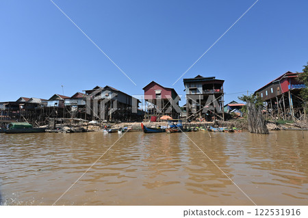 Tonle Sap Lake Floating Village Boat Cruise / Cambodia Tonle Sap Lake Floating Village Boat Cruise / Cambodia 122531916