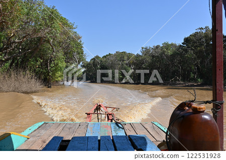 Tonle Sap Lake Floating Village Boat Cruise / Cambodia 122531928