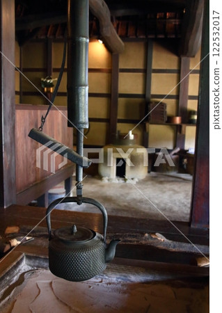 一座老房子的壁爐和壁爐 122532017