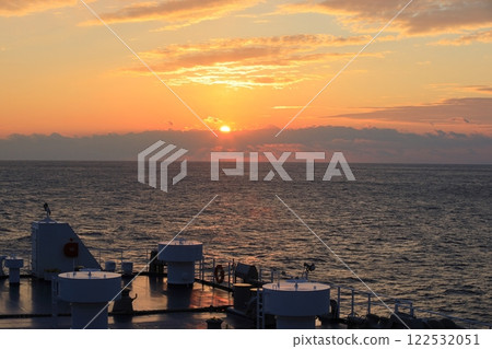 渡輪甲板上的早晨 渡輪甲板上的早晨 122532051