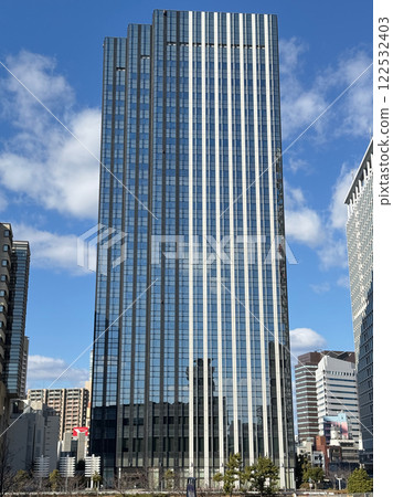 Osaka Nakanoshima Joint Government Building (Fukushima, Fukushima-ku, Osaka City), which houses the Osaka District Public Prosecutors Office and other offices Osaka Nakanoshima Joint Government Building (Fukushima, Fukushima-ku, Osaka City), which houses the Osaka District Public Prosecutors Office and other offices 122532403
