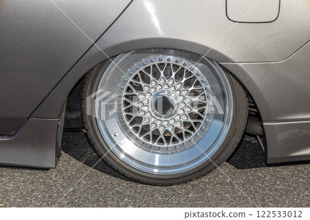 汽車的老輪子 汽車的老輪子 122533012