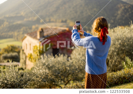 Capturing Tuscan Landscape 122533508