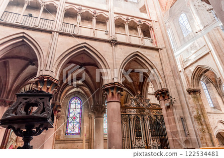 Notre-Dame Collegiate Church of Semur-en-Auxois, france 122534481