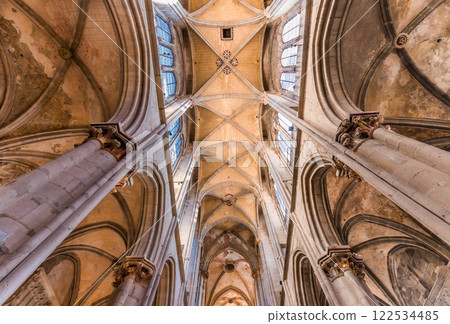 Notre-Dame Collegiate Church of Semur-en-Auxois, france Notre-Dame Collegiate Church of Semur-en-Auxois, france 122534485