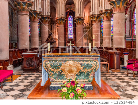 Notre-Dame Collegiate Church of Semur-en-Auxois, france 122534494