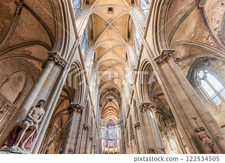 Notre-Dame Collegiate Church of Semur-en-Auxois, france 122534505