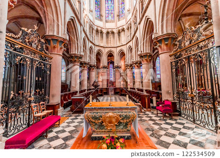 Notre-Dame Collegiate Church of Semur-en-Auxois, france Notre-Dame Collegiate Church of Semur-en-Auxois, france 122534509