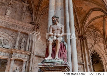 Notre-Dame Collegiate Church of Semur-en-Auxois, france 122534511