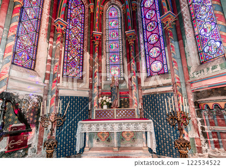 Notre-Dame Collegiate Church of Semur-en-Auxois, france Notre-Dame Collegiate Church of Semur-en-Auxois, france 122534522