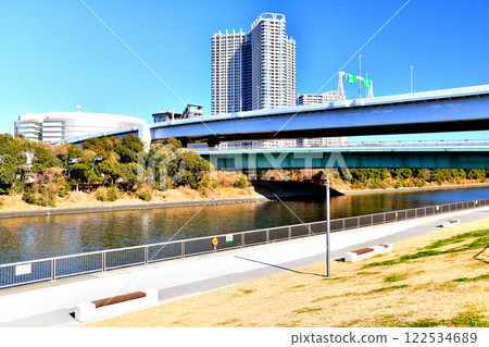 從有明臨海公園眺望木槍橋和東雲運河（東京都江東區）[2025.1] 122534689