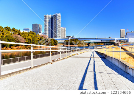 從有明臨海公園眺望木槍橋和東雲運河（東京都江東區）[2025.1] 122534696