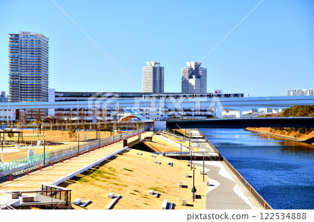Kiyari Bridge / View of Ariake Waterfront Park and Ariake Kitabashi from Shinonome Canal (Koto-ku, Tokyo) [2025.1] 122534888