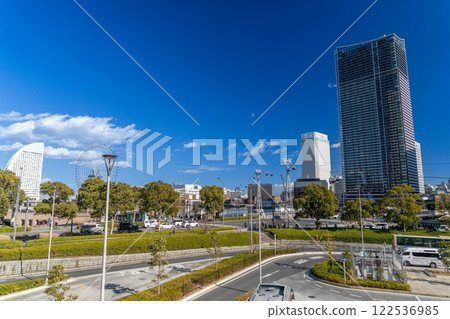 Scenery in front of Sakuragicho station 122536985