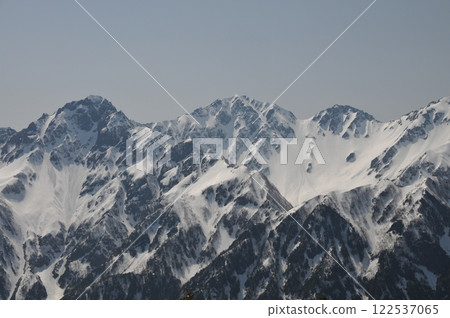 Hodaka mountain range seen from butterflies 122537065