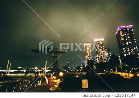 從建築物的夜景 從建築物的夜景 122537144