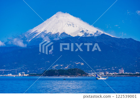 [靜岡縣] 從伊豆眺望大海的富士山 122539001