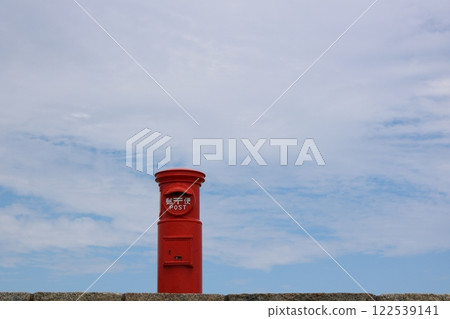 孤獨的紅色郵筒 122539141