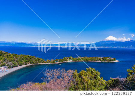 [Shizuoka Prefecture] Mount Fuji seen across the sea from Cape Osezaki 122539157