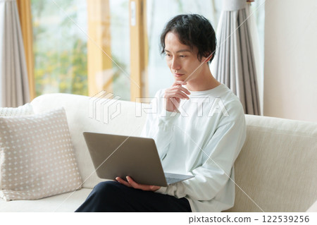 Male personal computer 122539256