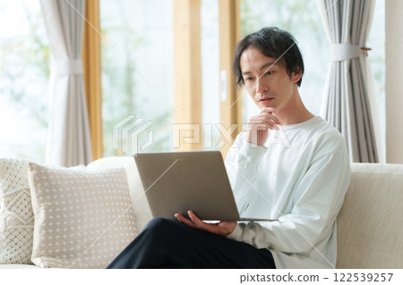 男性個人電腦 122539257