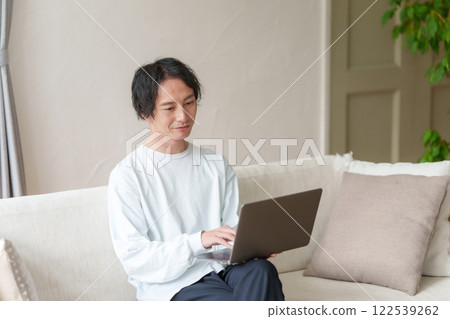 男性個人電腦 男性個人電腦 122539262