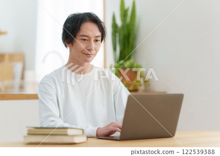 男性個人電腦 男性個人電腦 122539388