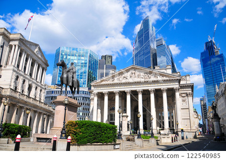 A very beautiful view of central London 122540985