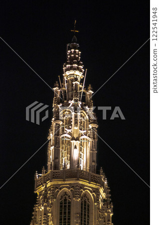 比利時安特衛普城市景觀與美麗的教堂 122541948