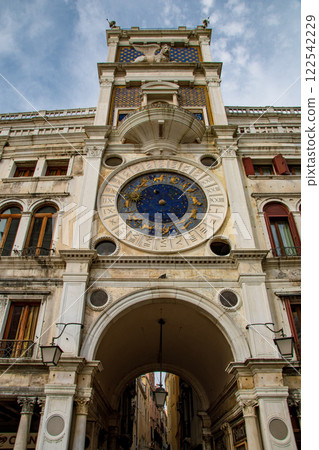 Scenery of Venice, the Italian city of water 122542229