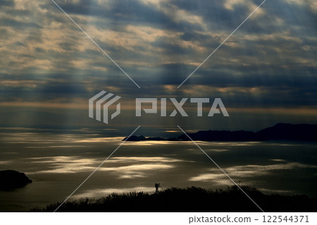 Scene after sunrise from Kamimoriyama Observatory. Halo from between the clouds. 122544371