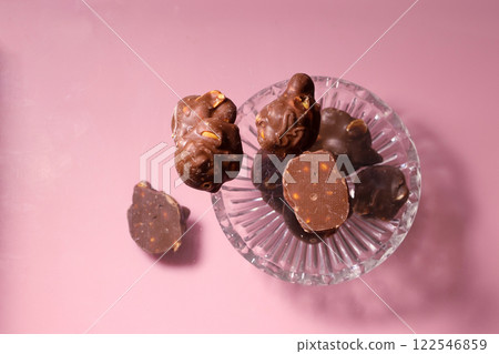水晶球裡的花生巧克力 水晶球裡的花生巧克力 122546859