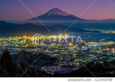 The lights of Shimizu Port and Mt. Fuji seen from Nihon-daira before dawn 122548769