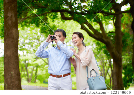 老年夫婦到賞鳥旅行 122549669