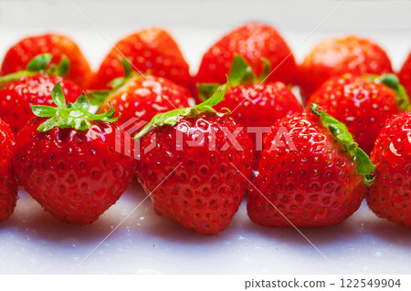 草莓 122549904