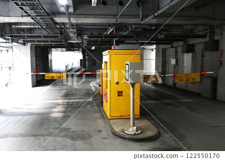Paid parking lot/automatic gate system 122550170