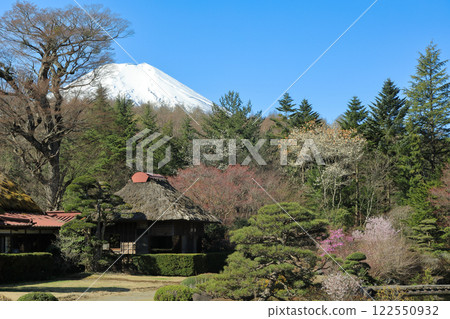 Oshino Hakkai Promenade: Spring garden of a Japanese house and Mt. Fuji Oshino Hakkai Promenade: Spring garden of a Japanese house and Mt. Fuji 122550932